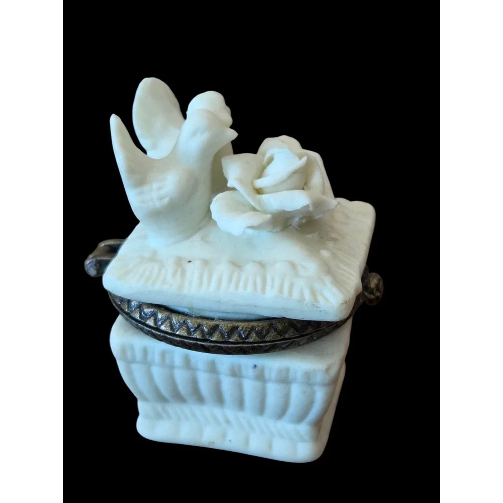 Vintage Porcelain Bisque‎ Hinged Trinket Jewelry Box Two Doves Lovebirds Rose 2